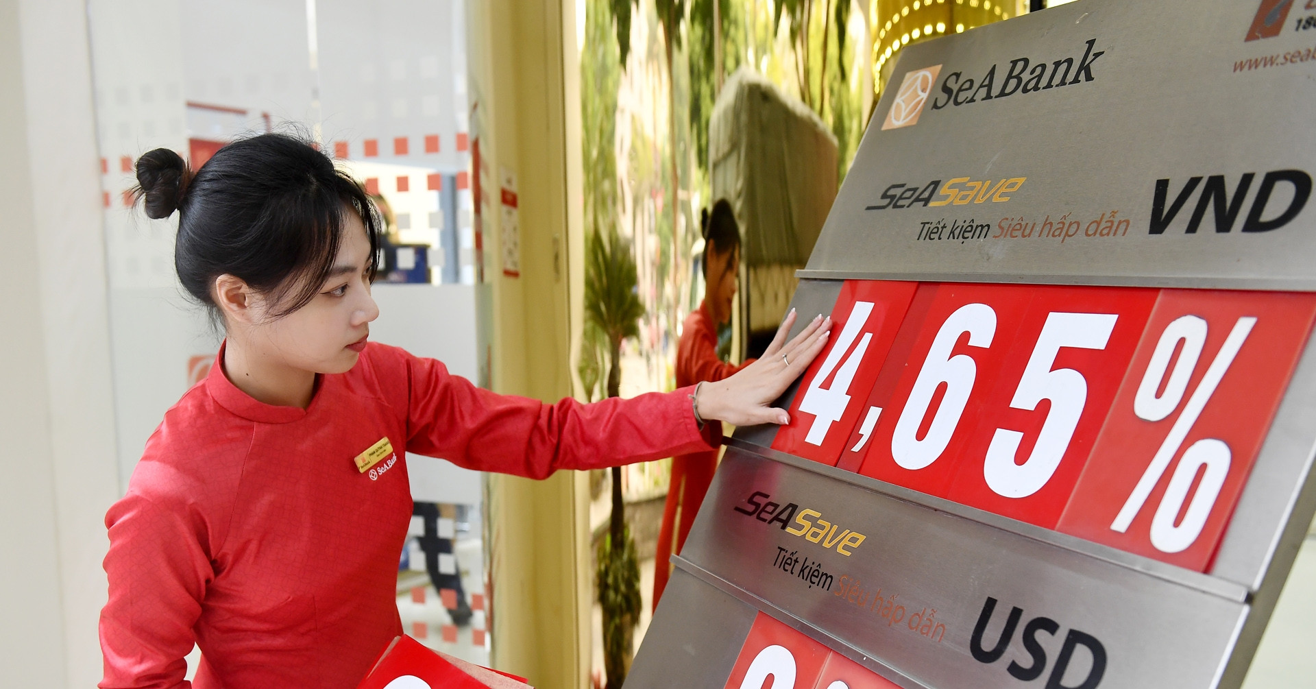 Lãi suất ngân hàng hôm nay 5/5/2026: Ồ ạt giảm, riêng 1 kỳ hạn vẫn kịch trần