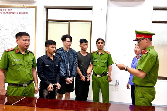 Bản tin trưa 5/5: Danh tính 3 đối tượng tấn công nam thanh niên ở TPHCM