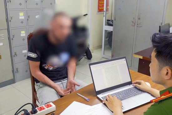 Bản tin chiều 5/5: Tạm giữ người đàn ông nước ngoài say xỉn, tông chết cụ bà
