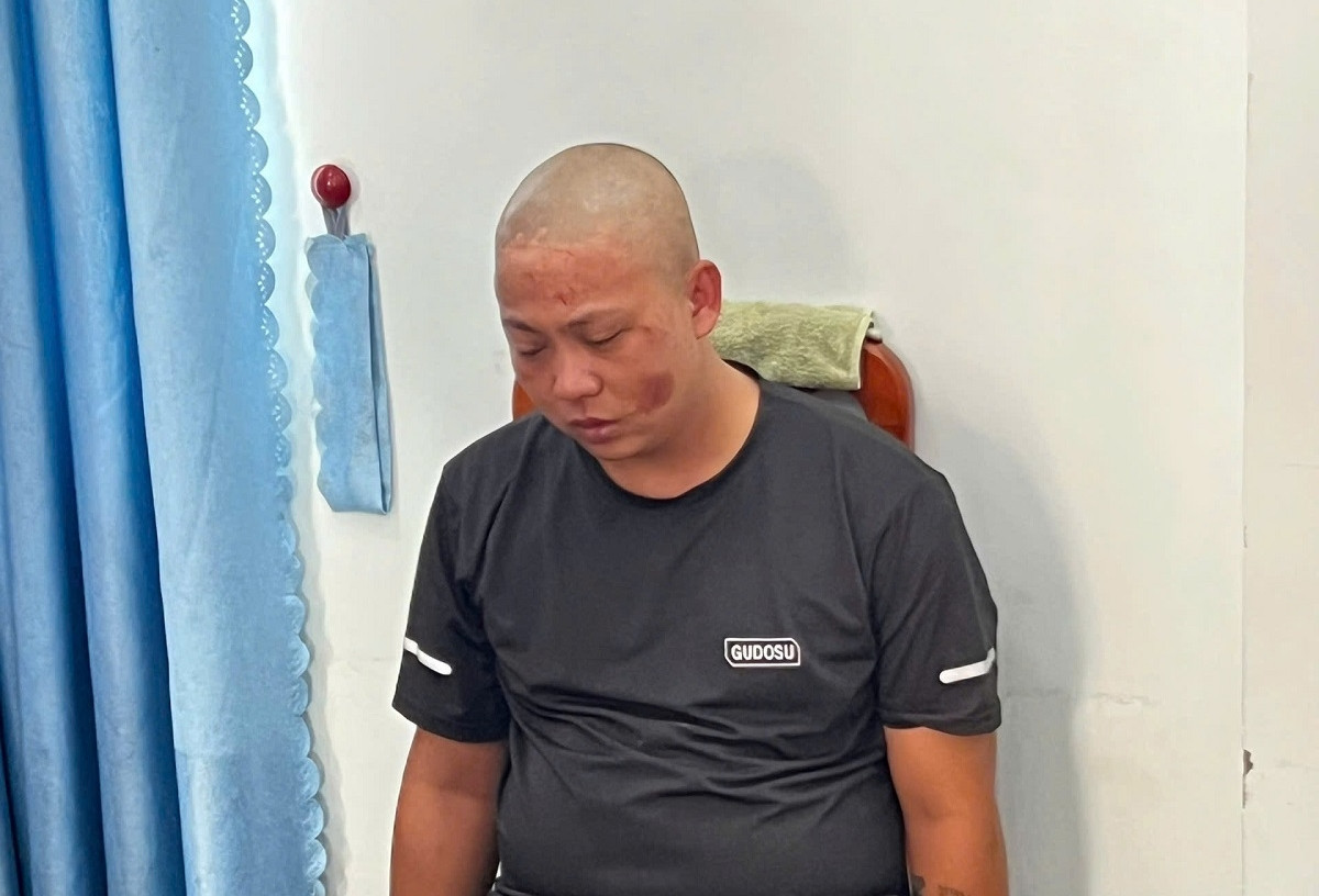 Bắt giữ đối tượng mang rựa xông vào trụ sở, chém cán bộ công an trọng thương