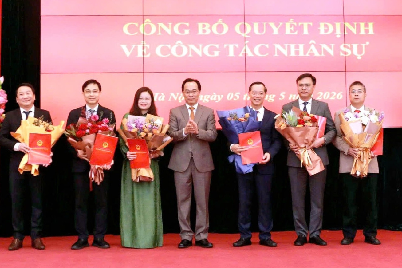 Bộ trưởng GD-ĐT điều động, bổ nhiệm lãnh đạo nhiều đơn vị