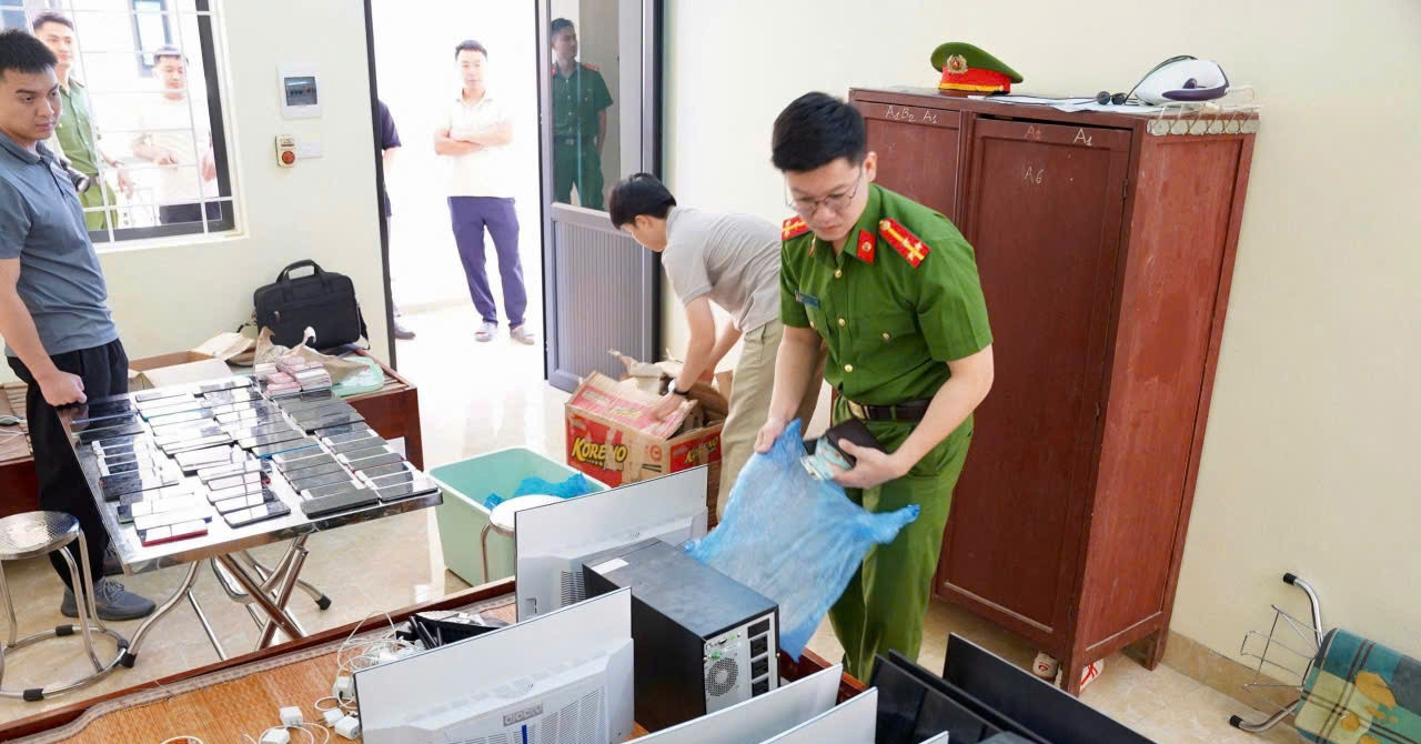 Cuộc đột kích sào huyệt lừa đảo và nhiệm vụ &amp;apos;không chỉ bắt ông trùm&amp;apos;
