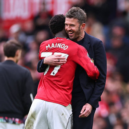 Mainoo carrick the touchline.jpg
