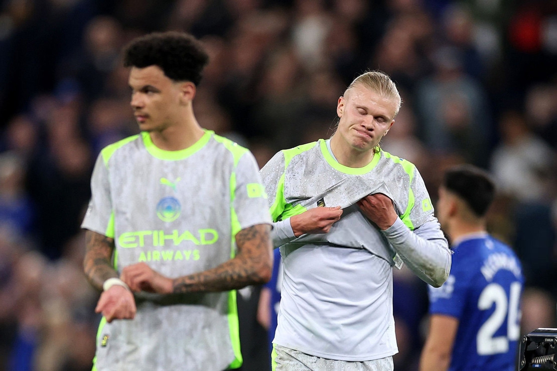 Man City vất vả hòa Everton, Arsenal reo vui