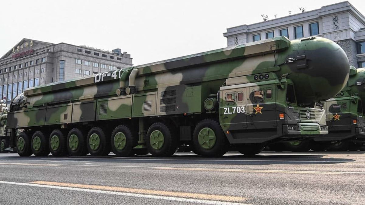 Tên lửa DF 41 Trung Quốc 1.jpg