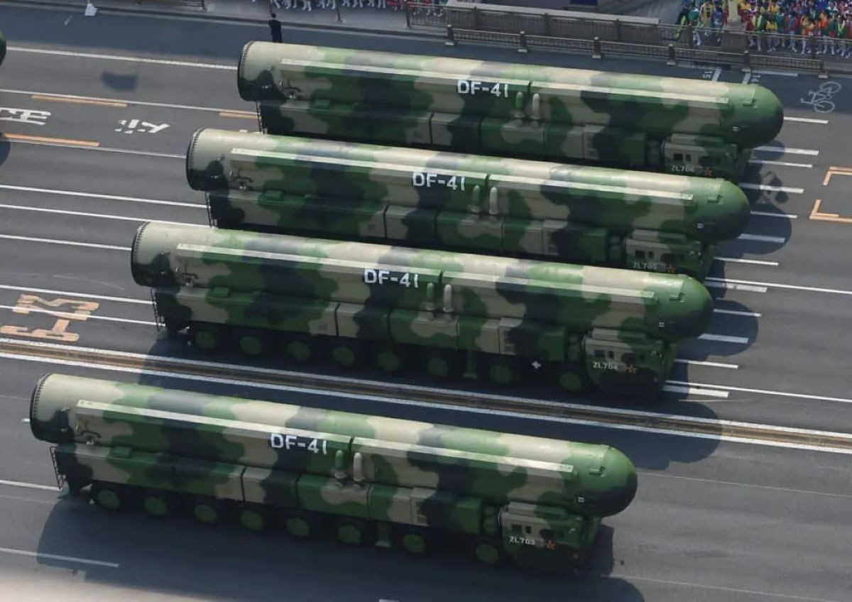 Tên lửa DF 41 Trung Quốc.jpg