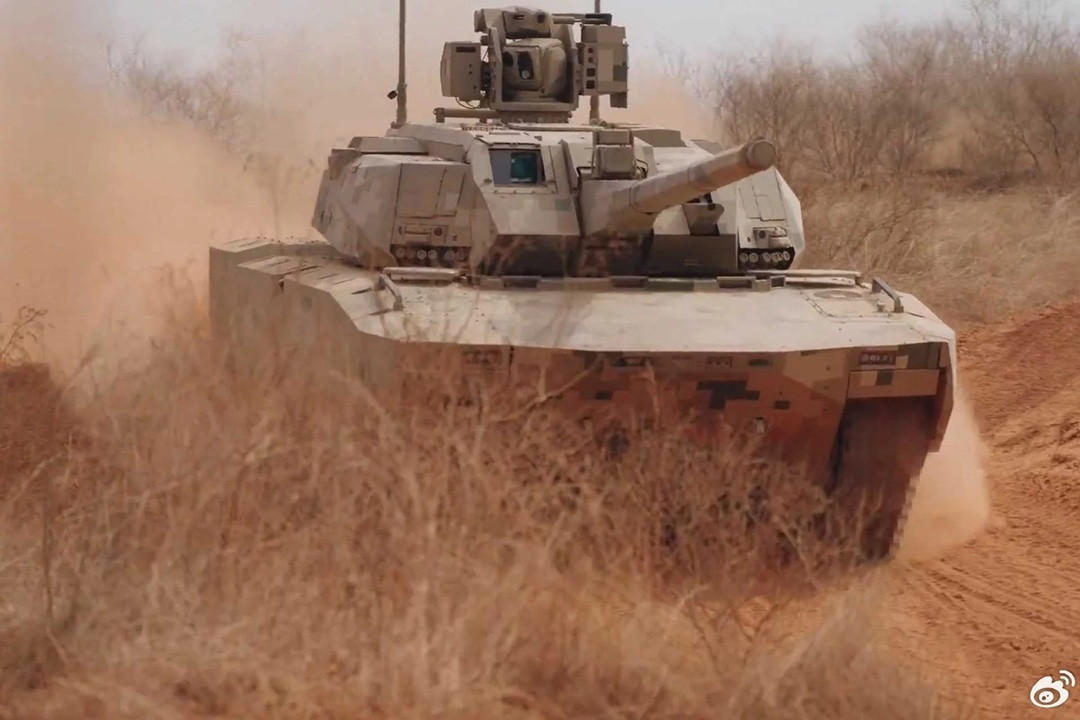 type 100_1.jpg