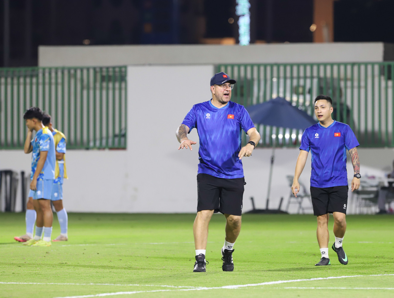 HLV Cristiano Roland chỉ bài giúp U17 Việt Nam thắng Yemen u17 viet nam 8.jpg