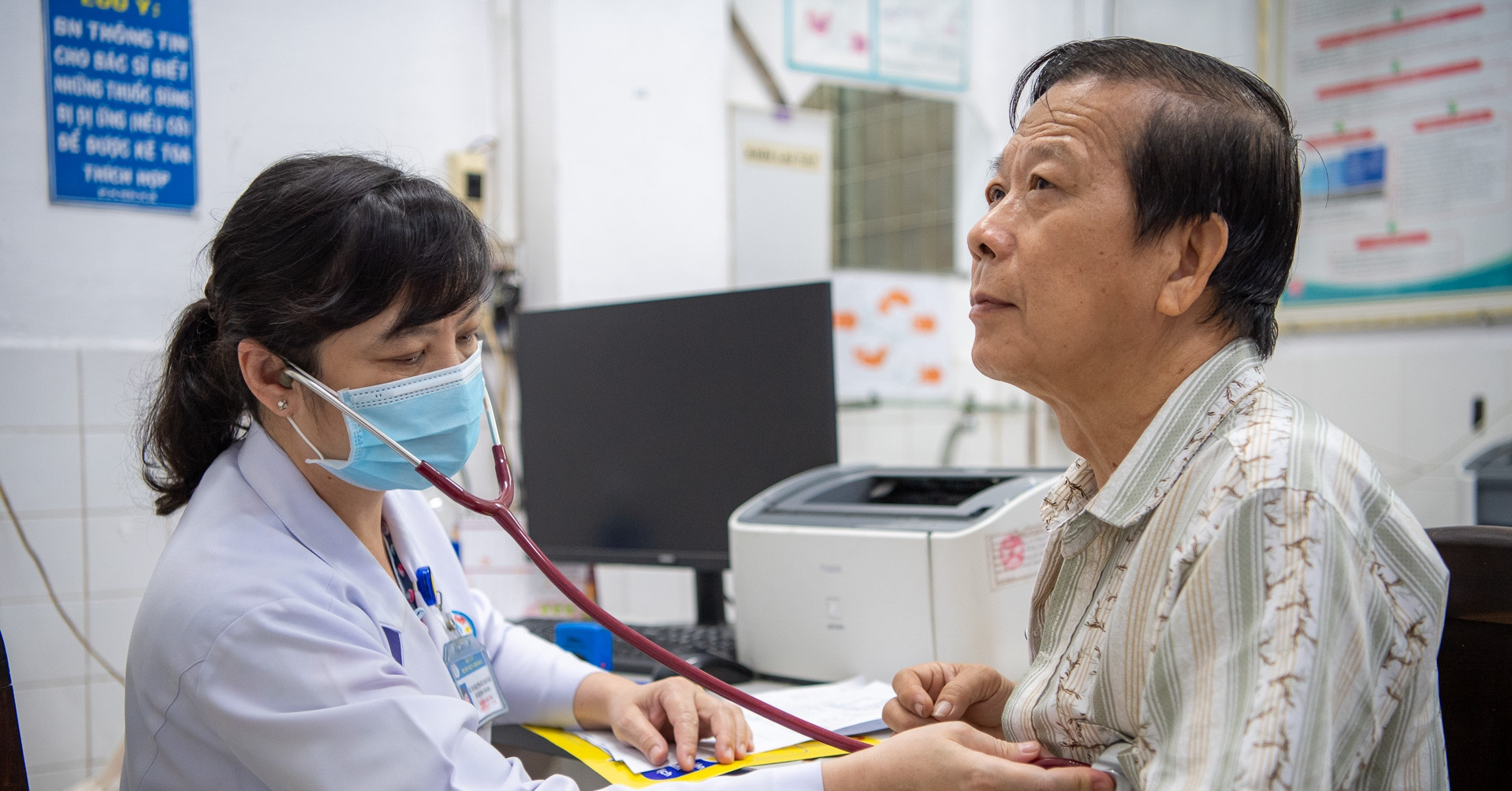 Chính phủ đặt mục tiêu hết năm 2026 toàn dân được khám sức khỏe định kỳ miễn phí