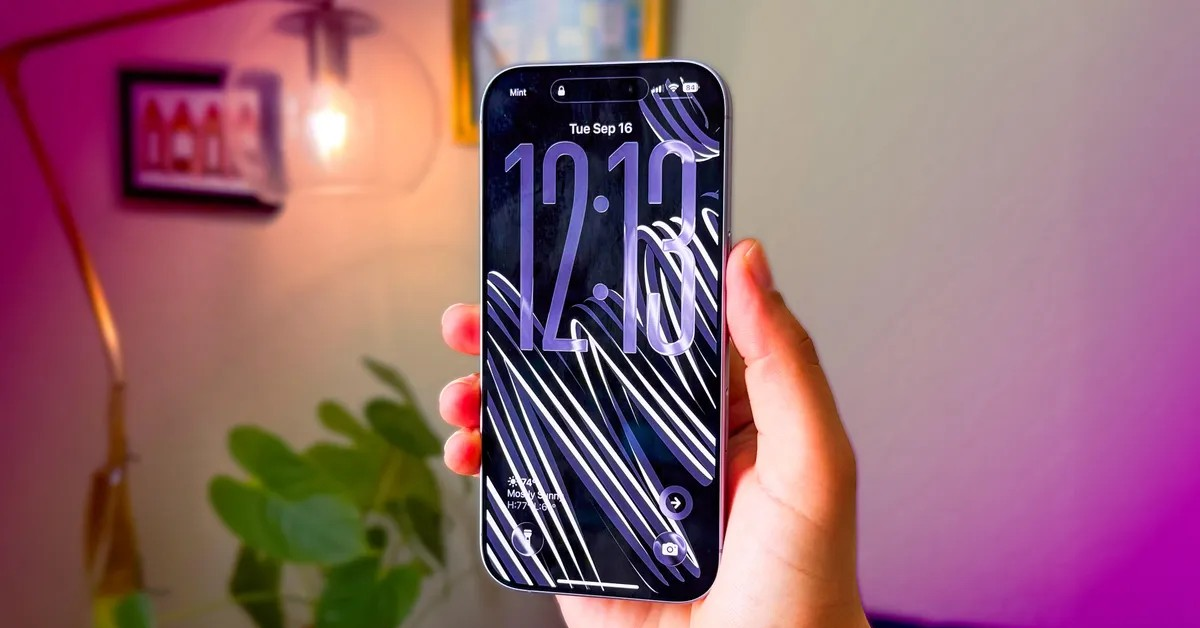 iPhone 17 bán chạy nhất thế giới, Samsung rượt đuổi bằng thiết bị giá rẻ