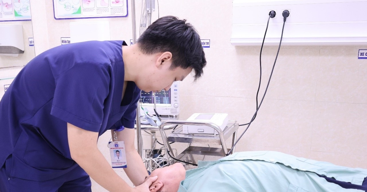 Không đột quỵ, cũng chẳng bị tiền đình nhưng vẫn có cảm giác "nhà đổ"