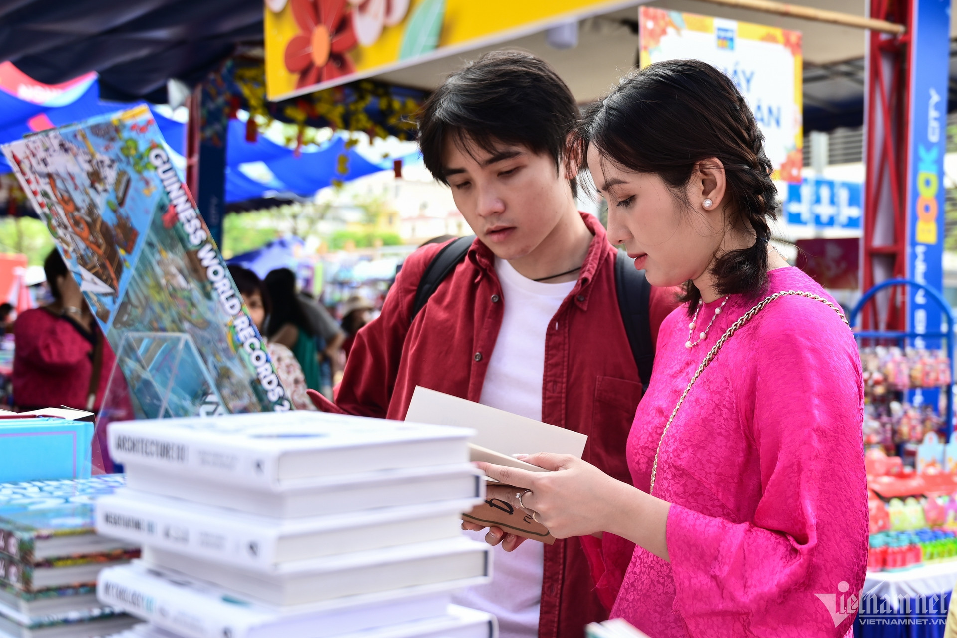 Khủng hoảng hạ tầng đọc: Hiệu sách, thư viện và không gian tri thức