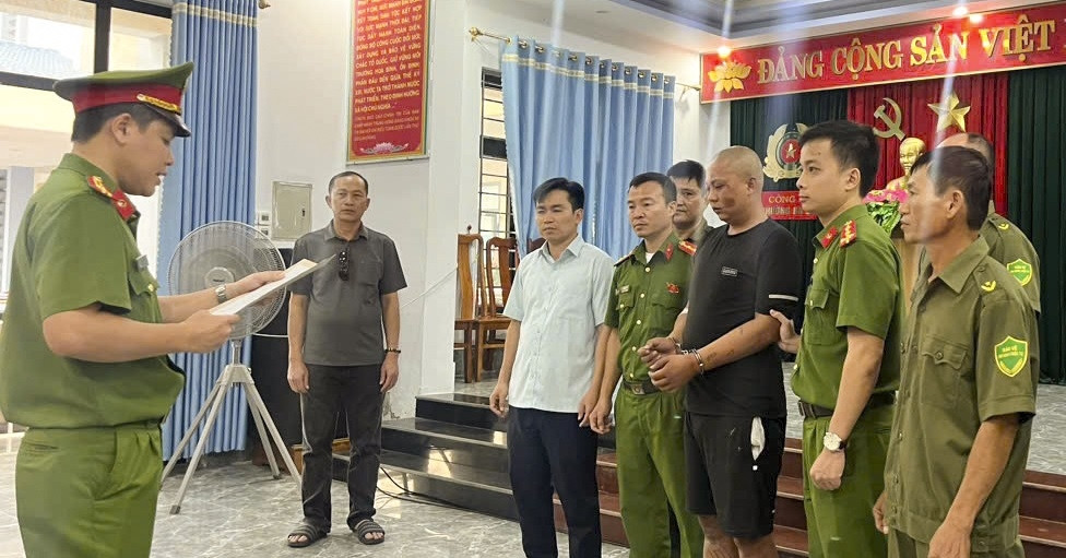 Lời khai của đối tượng xông vào trụ sở, chém cảnh sát trọng thương