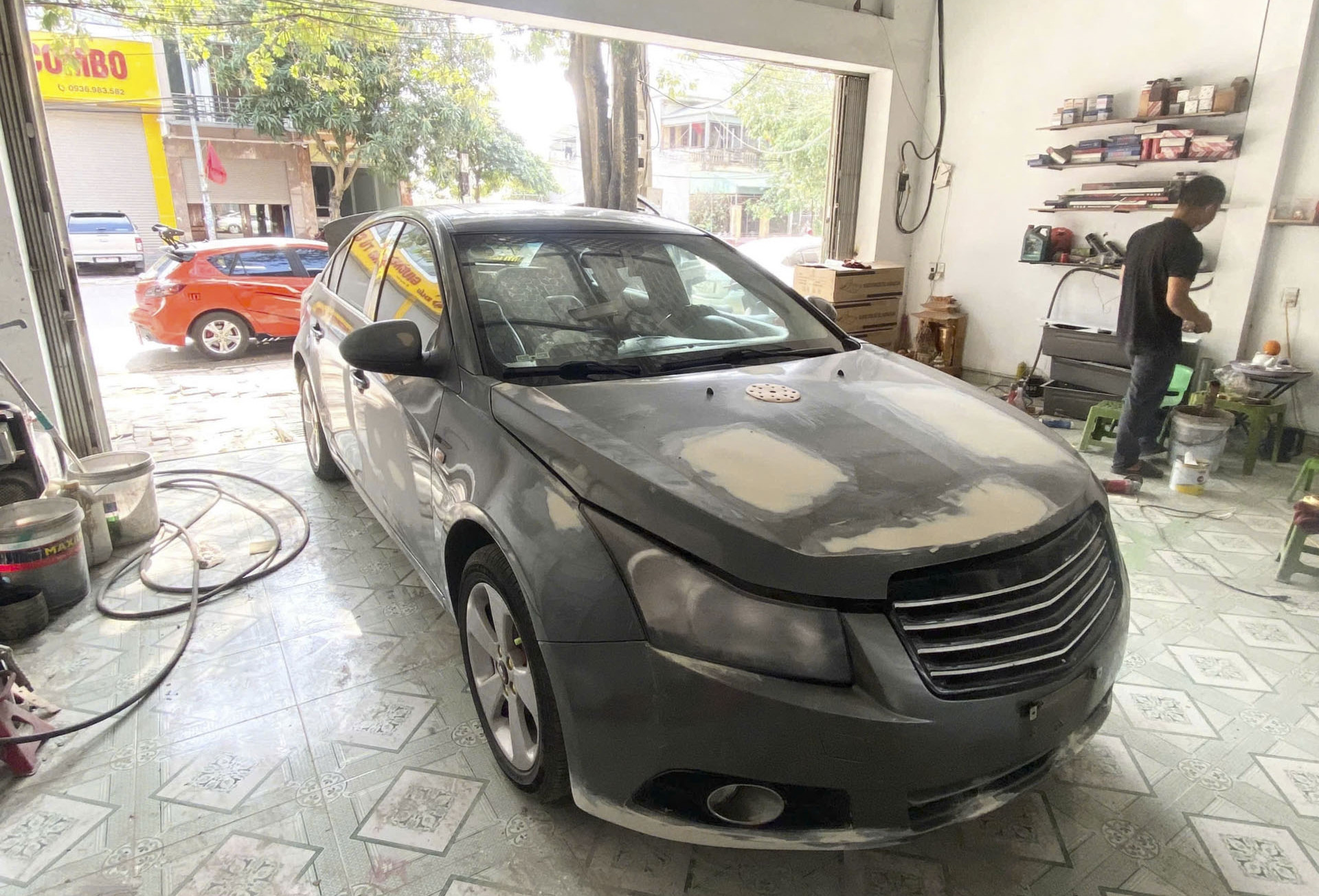 Mua Chevrolet Cruze 2011 đi 2 ngày chết máy, trả lại xe bị bắt thiệt 160 triệu