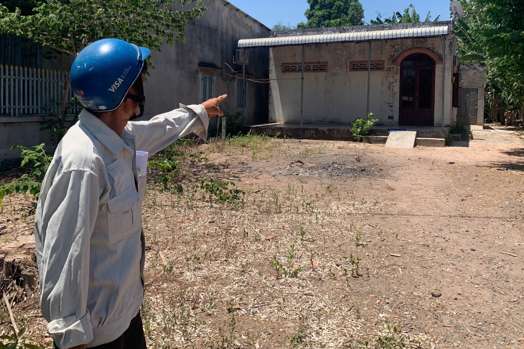 Nhân chứng kể khoảnh khắc cứu bé 2 tuổi bị mẹ ruột và cha dượng bạo hành dã man