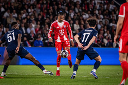 Olise PSG Bayern.jpg
