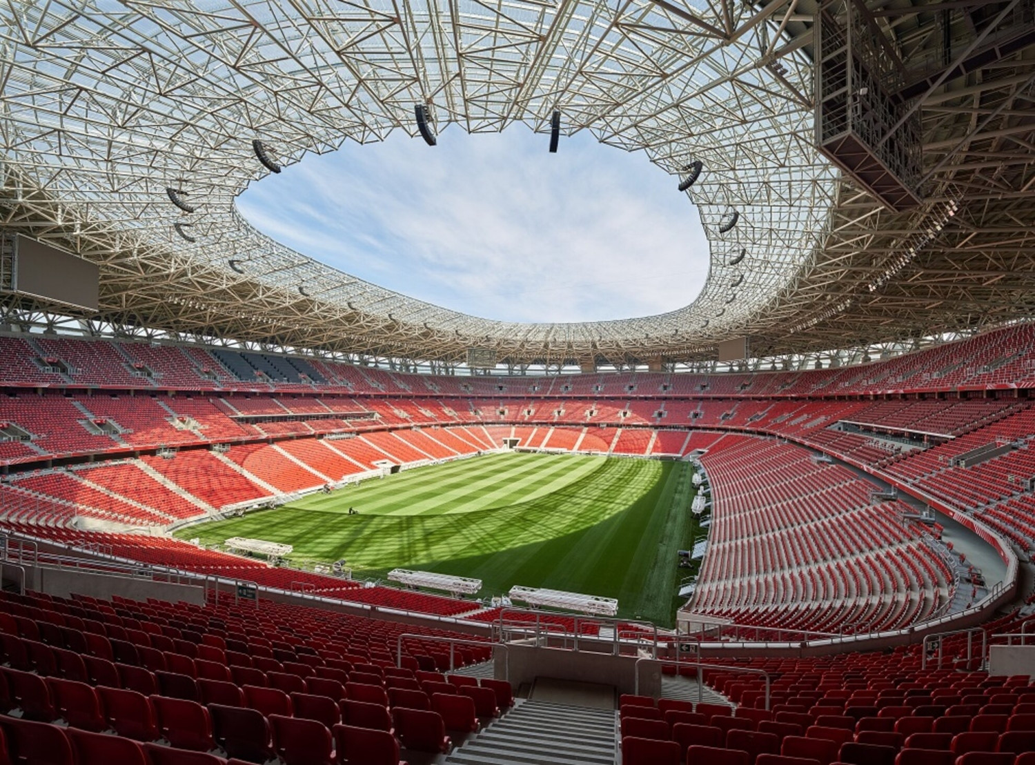 https://static-images.vnncdn.net/vps_images_publish/000001/000003/2026/5/6/puskas-arena-1-3546.jpg