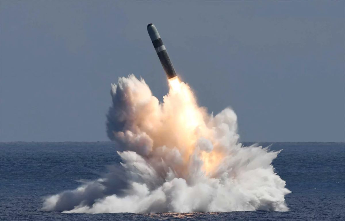 Tên lửa Trident II D5 Mỹ 4.jpg