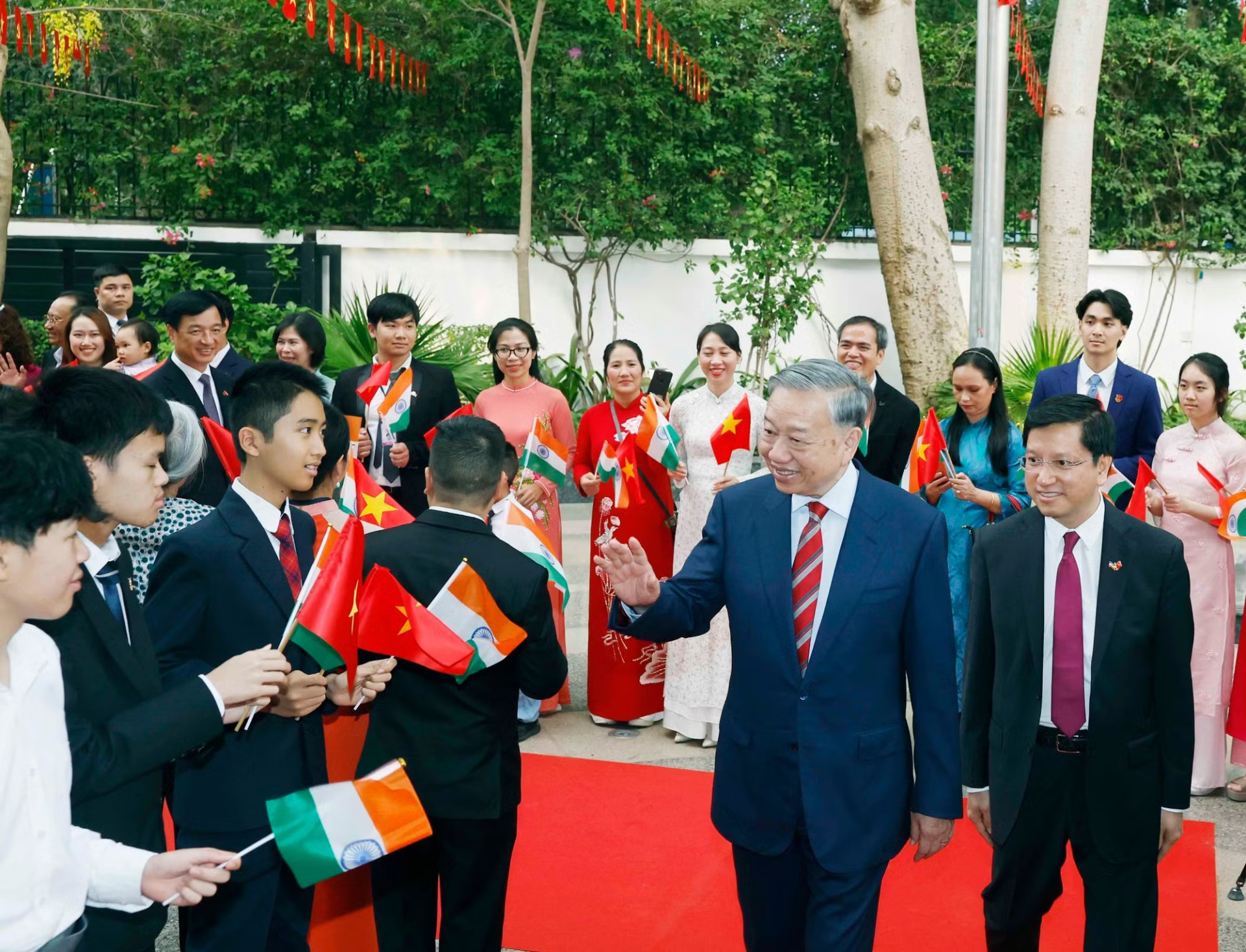 vna potal tong bi thu chu tich nuoc gap go cong dong nguoi viet nam tai an do 8742769.jpg