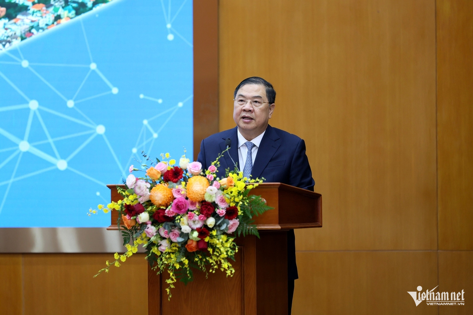 W-pho thu tuong pham gia tuc.jpg