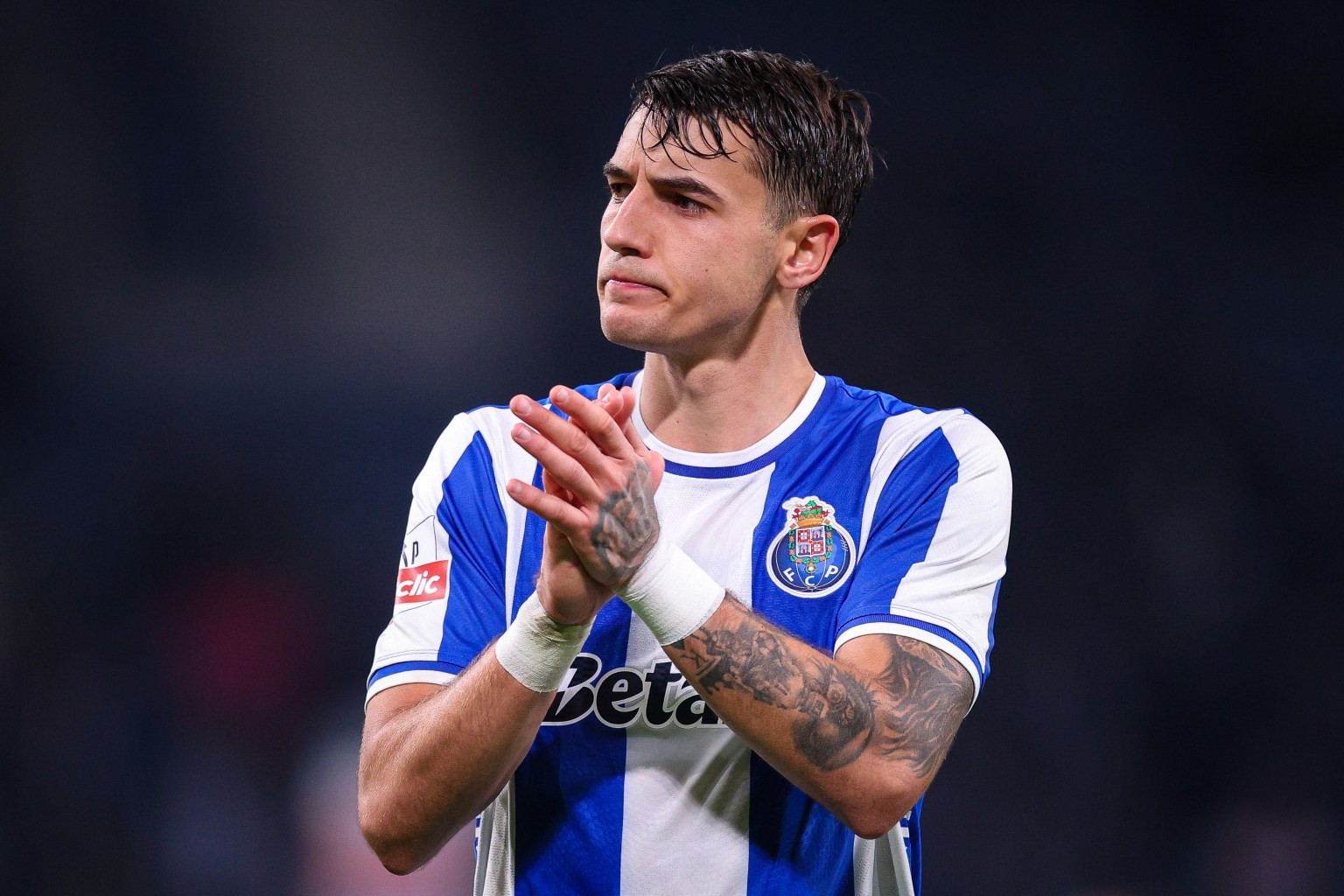 www_thesun_co_uk jakub kiwior fc porto gestures 1078534235.jpg