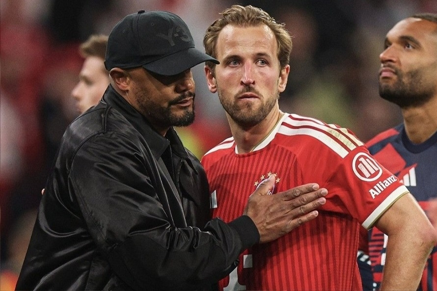 Bayern lại bị PSG loại đau, Harry Kane chỉ luôn tân vương Cúp C1