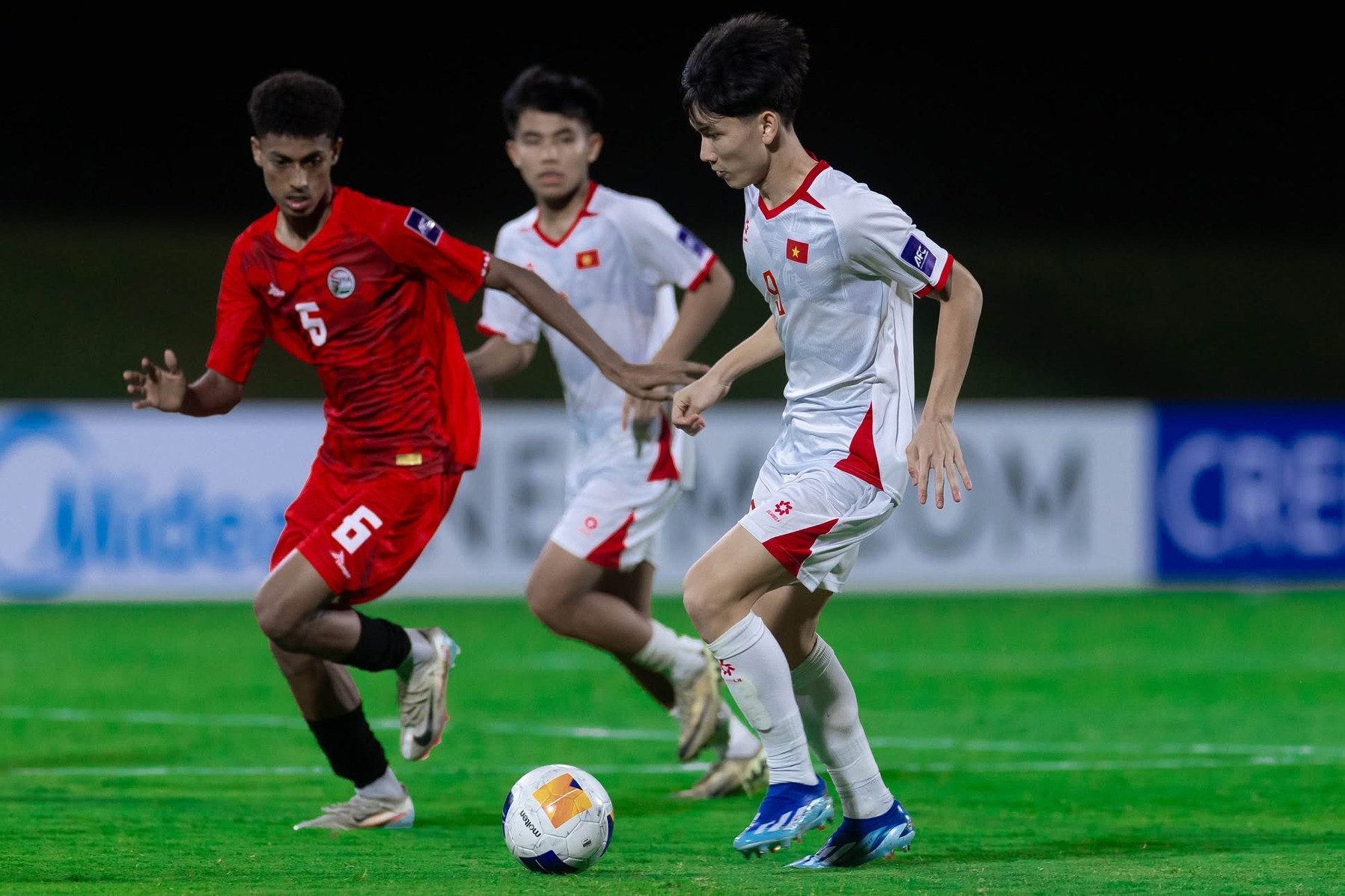 Chiếu chậm chiến thắng nghẹt thở của U17 Việt Nam
