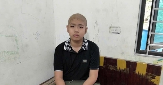Con trai mắc ung thư xương, mẹ đơn thân mong có tiền giữ lại cánh tay cho con