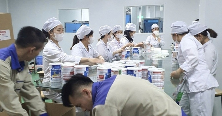 Cựu cán bộ nhận gần 3,5 tỷ đồng để lo &amp;apos;chạy án&amp;apos; cho công ty sản xuất sữa giả