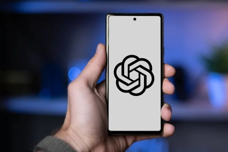 Điện thoại ChatGPT lộ cấu hình khiến iPhone, Samsung 'toát mồ hôi'