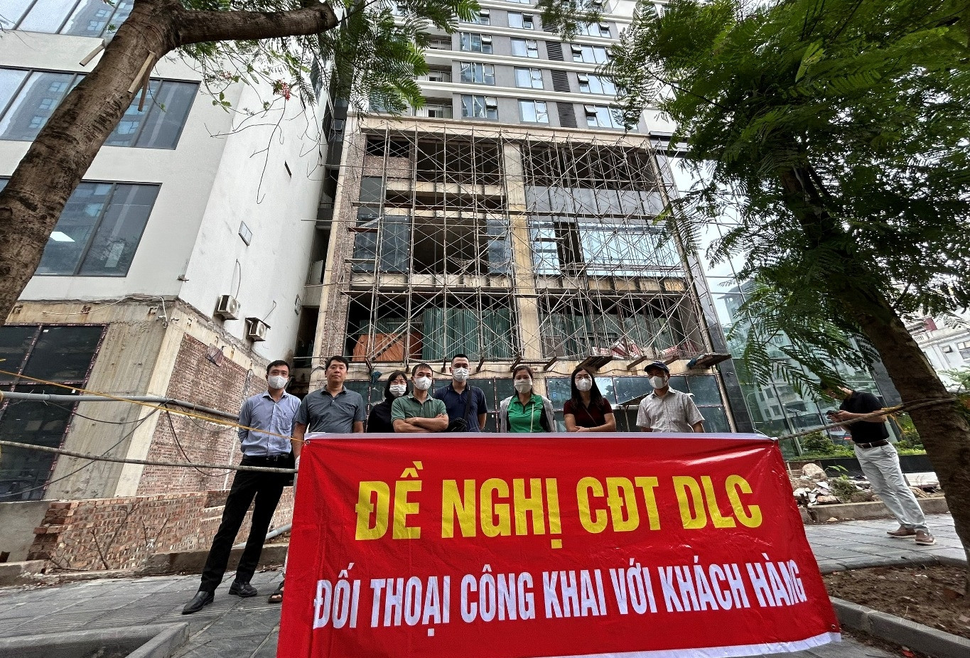 Dự án Harmony Square lùi bàn giao nhiều lần, người mua gánh áp lực thuê nhà, trả nợ vay