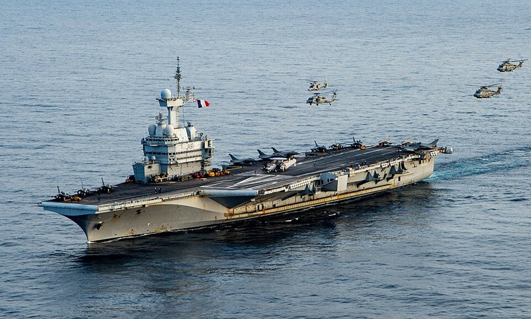 French_aircraft_carrier_Charles_de_Gaulle.jpg