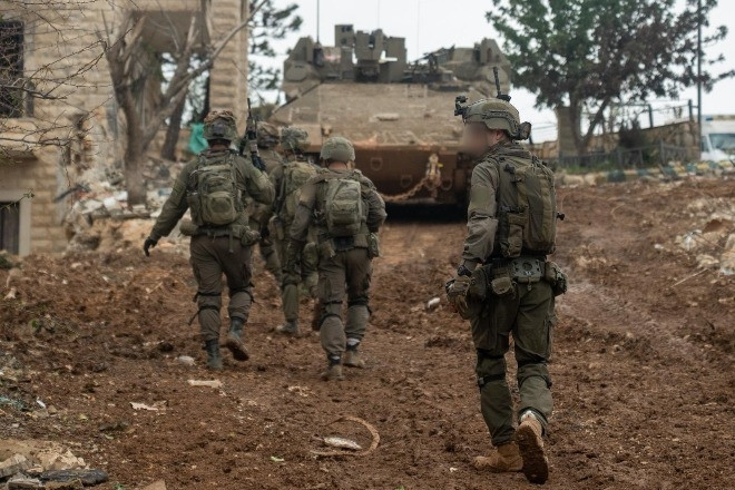 Israel không kích thủ đô Lebanon, tuyên bố bắn hạ chỉ huy Hezbollah