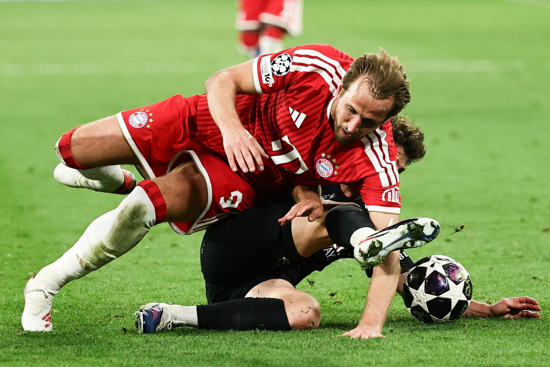 Kane Bayern Munich PSG.jpg