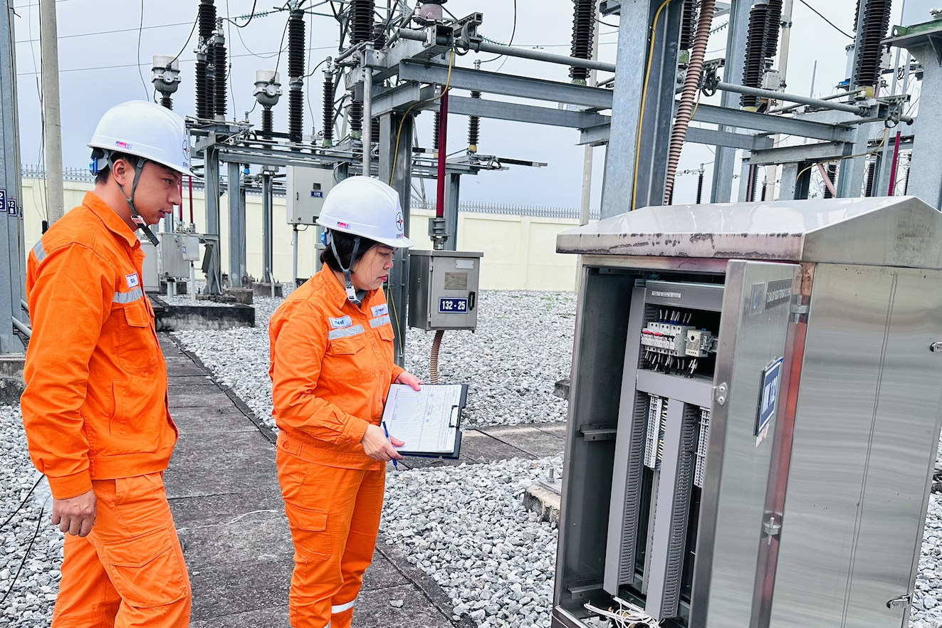 Mức cao nhất 5.422 đồng/kWh, nhóm khách hàng nào áp dụng giá điện kinh doanh?