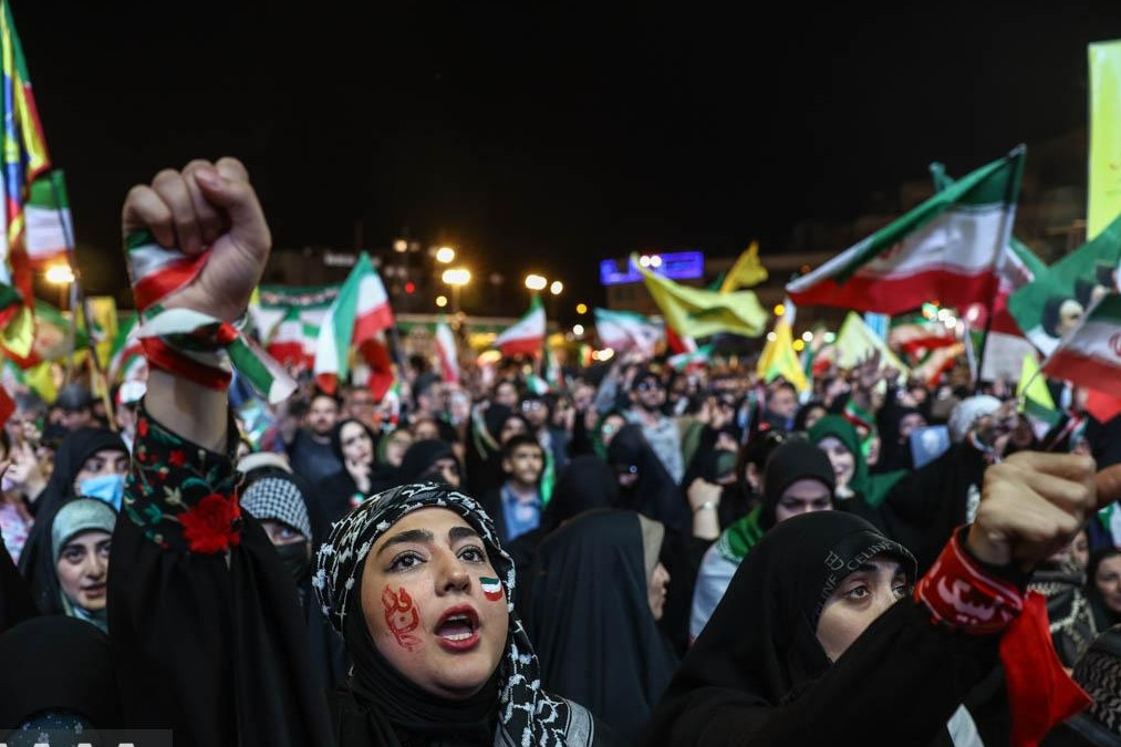 Mỹ chờ phản hồi của Tehran, người Iran tuần hành rầm rộ ủng hộ chính phủ