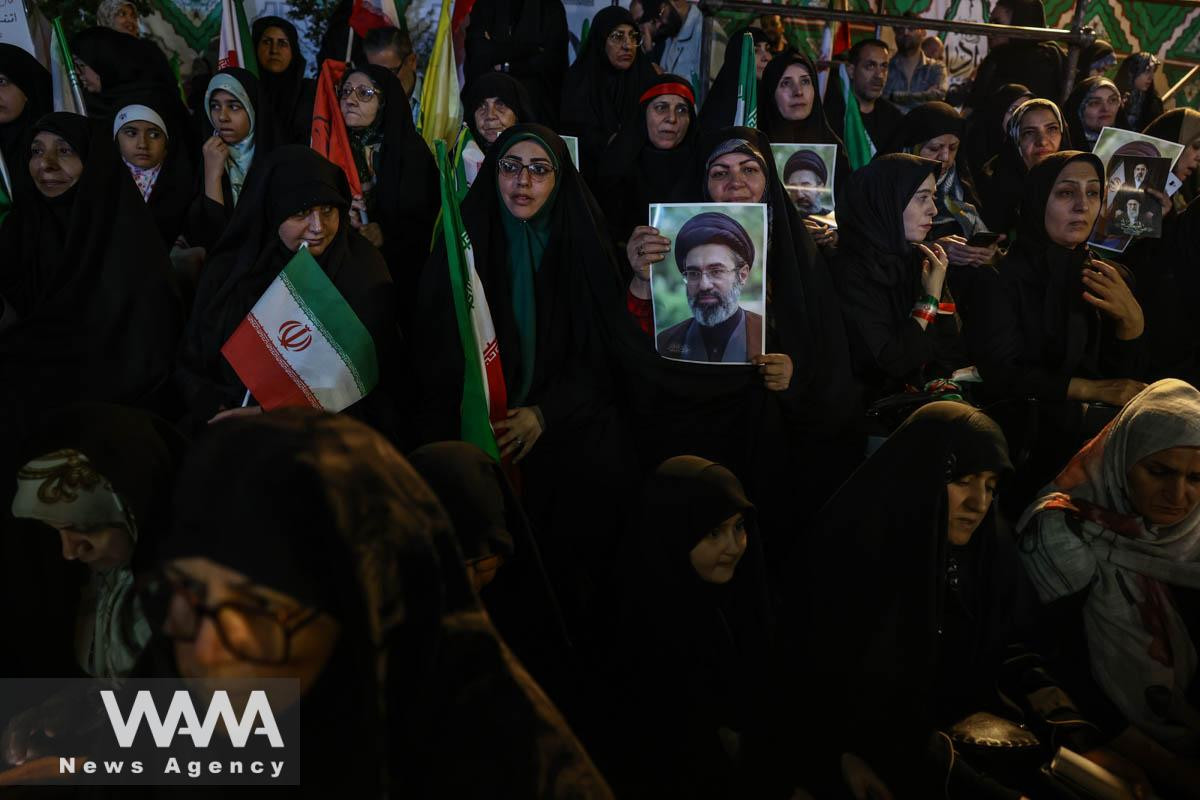 https://static-images.vnncdn.net/vps_images_publish/000001/000003/2026/5/7/nguoi-iran-tuan-hanh-wana-2-3136.jpg