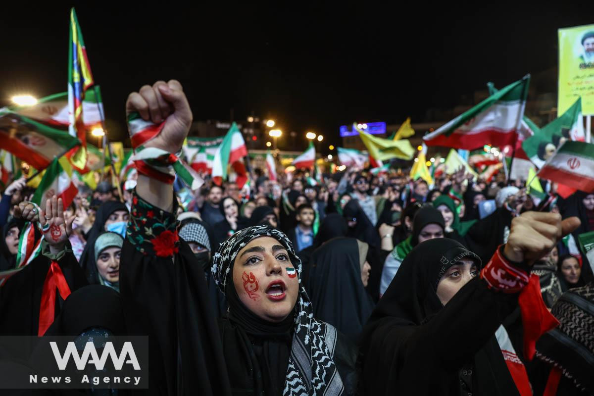https://static-images.vnncdn.net/vps_images_publish/000001/000003/2026/5/7/nguoi-iran-tuan-hanh-wana-3135.jpg