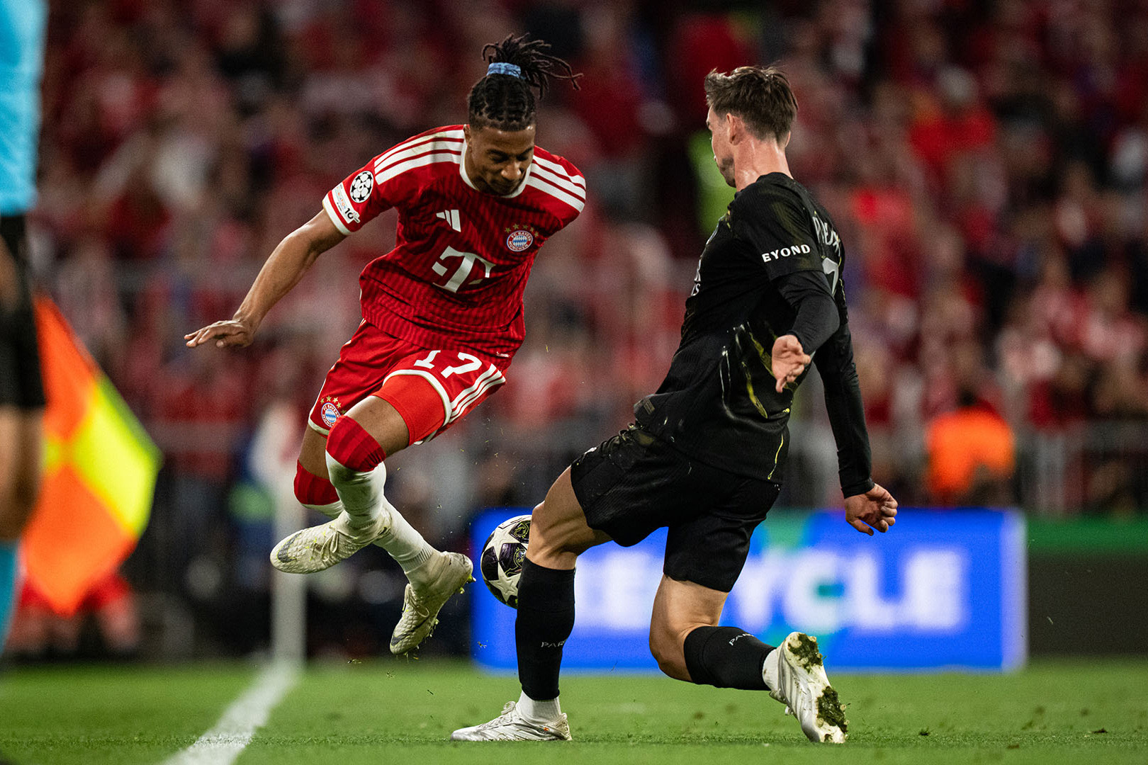 Olise Bayern Munich PSG.jpg