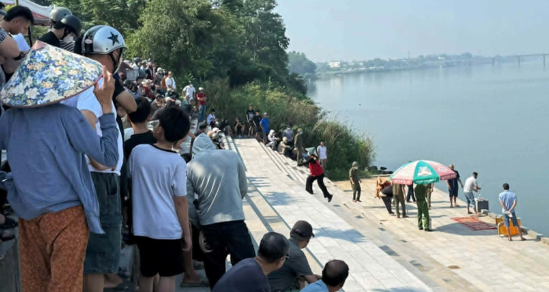 Liên tiếp phát hiện thi thể người đàn ông và phụ nữ trên cùng dòng sông