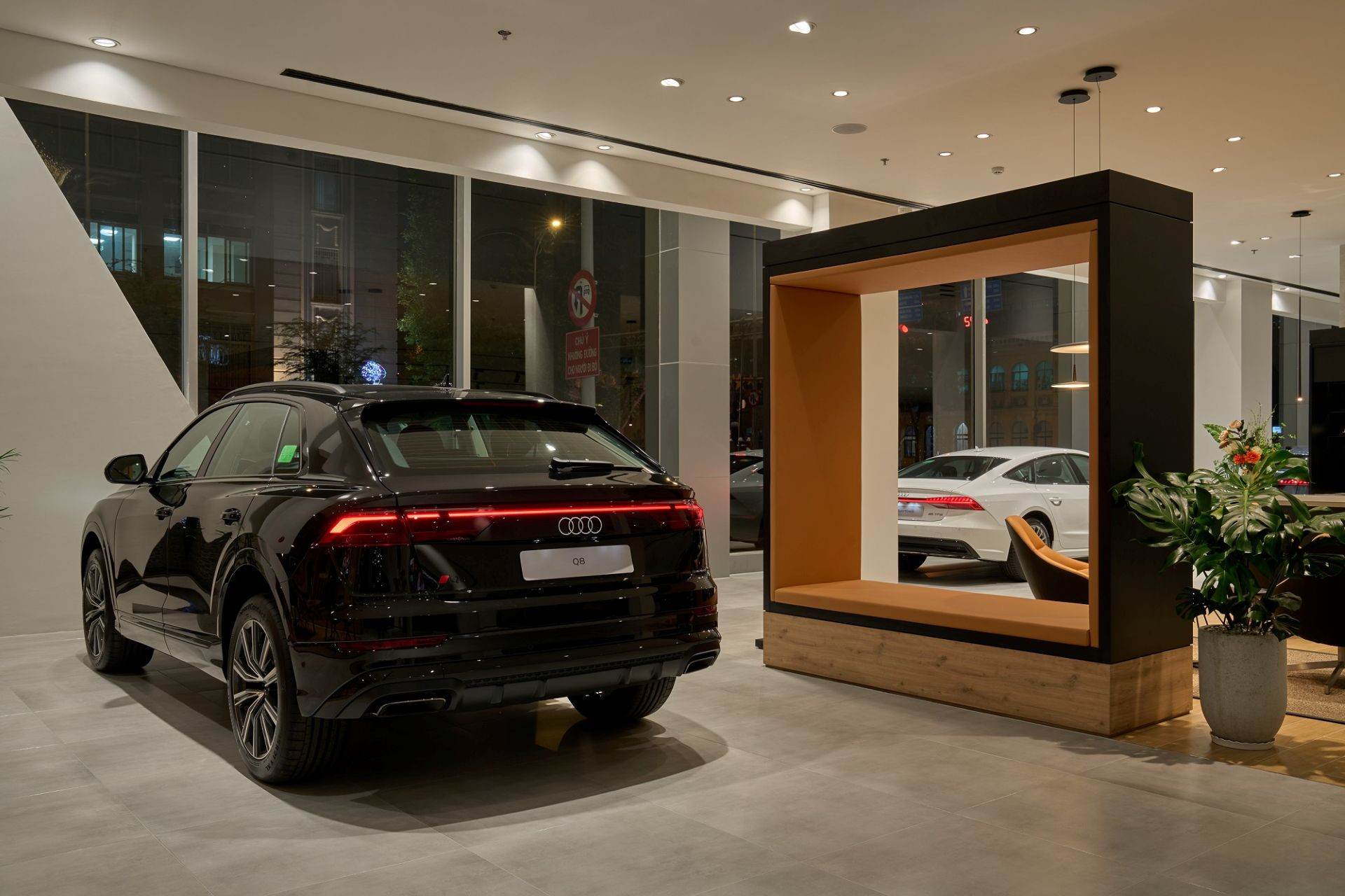 showroom audi.jpg