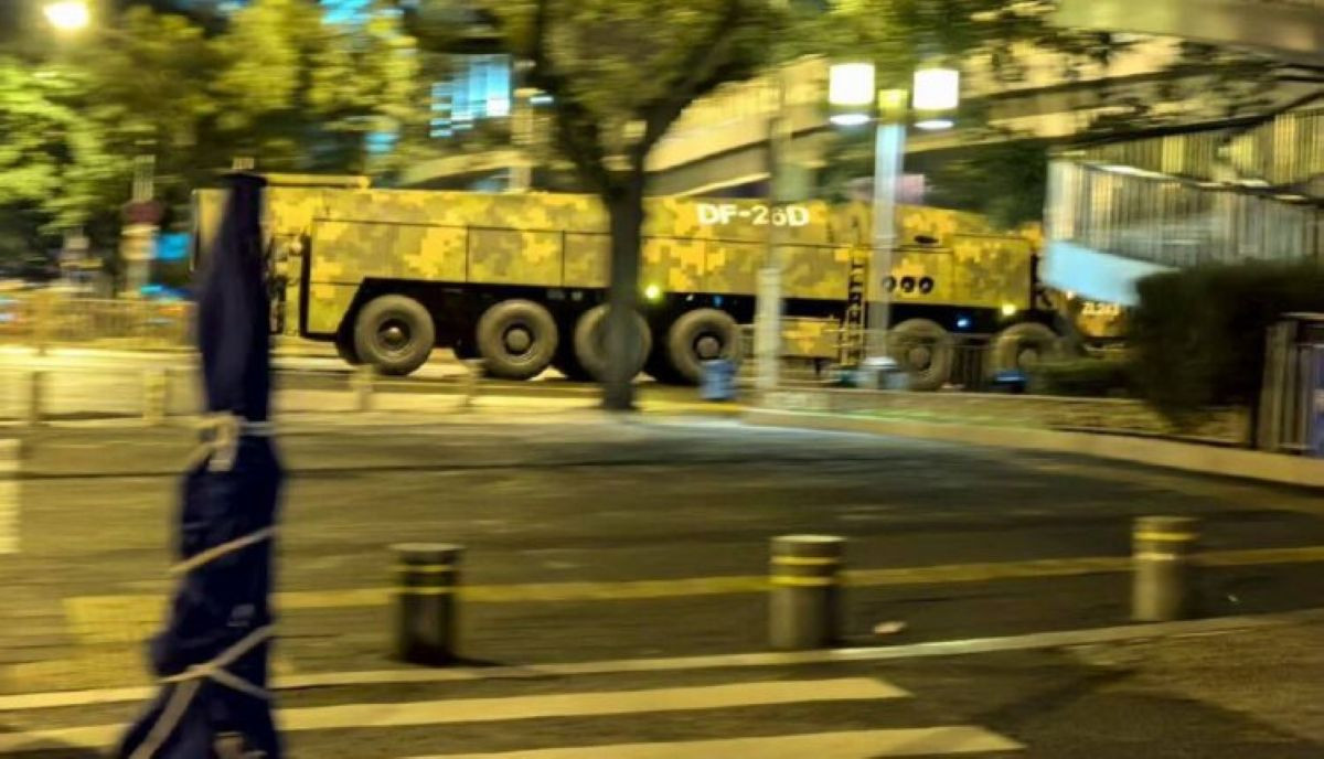 Tên lửa DF 26.jpg