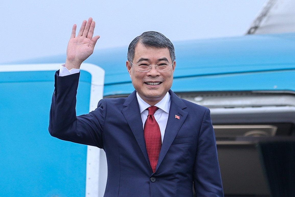 Thủ tướng Lê Minh Hưng lên đường dự hội nghị cấp cao ASEAN