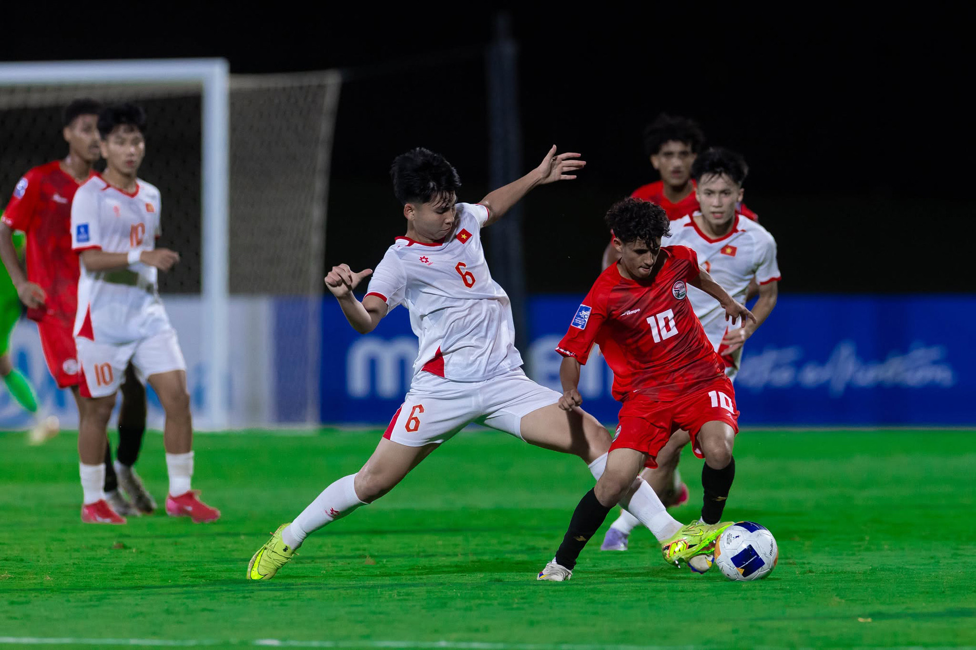u17 viet nam 1.jpg