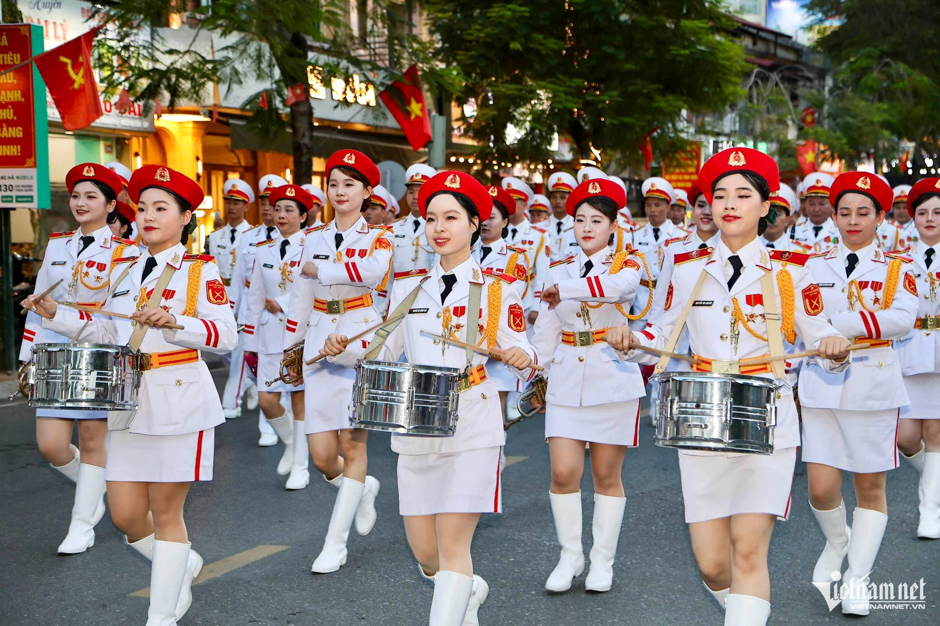 W-biển đấu giá_4.JPG.jpg