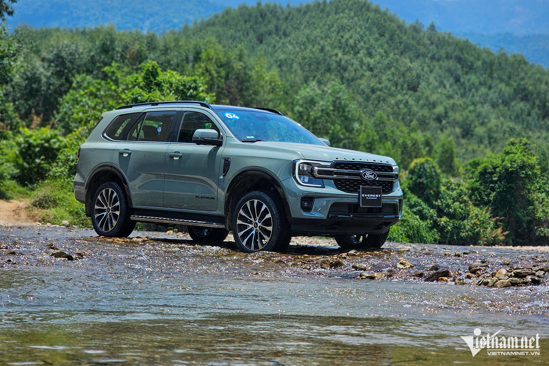 W-Ford Everest 2026 (1).jpg