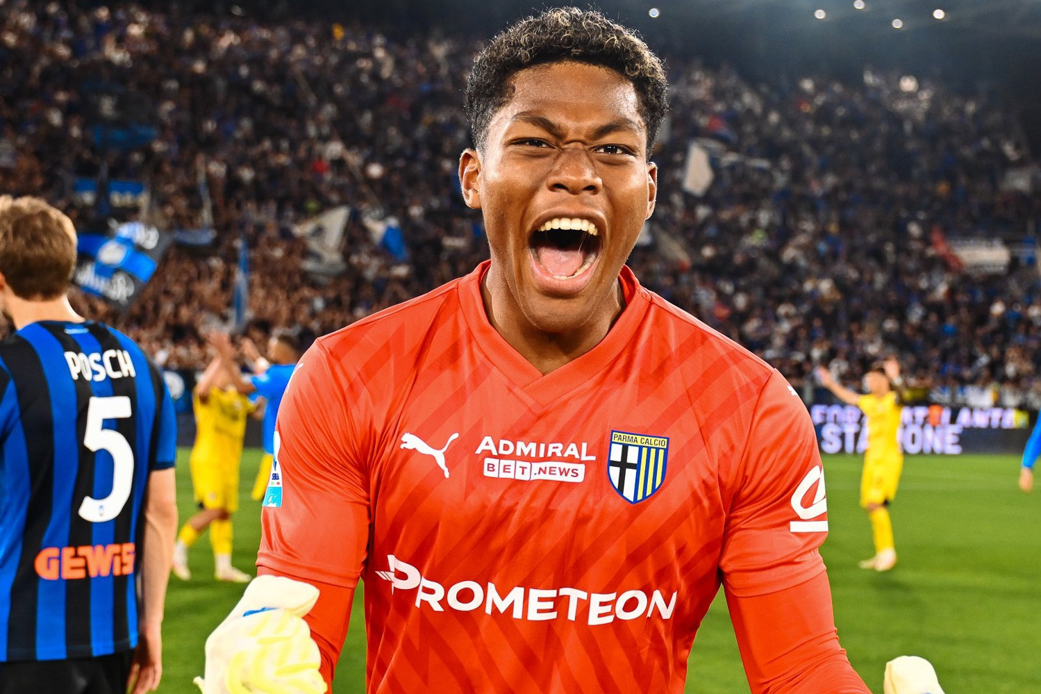 Tin tức về chuyển nhượng 8/5: MU ký Zion Suzuki, Barca lấy Gordon