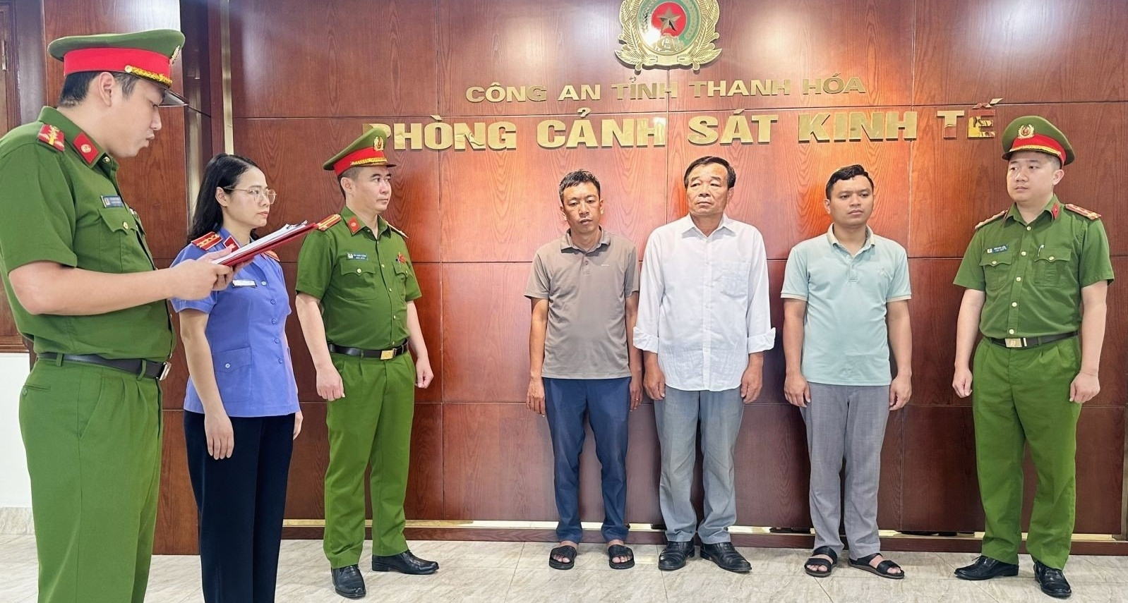 Bắt cựu Chủ tịch xã ở Thanh Hóa và 2 giám đốc vì lập hồ sơ khống