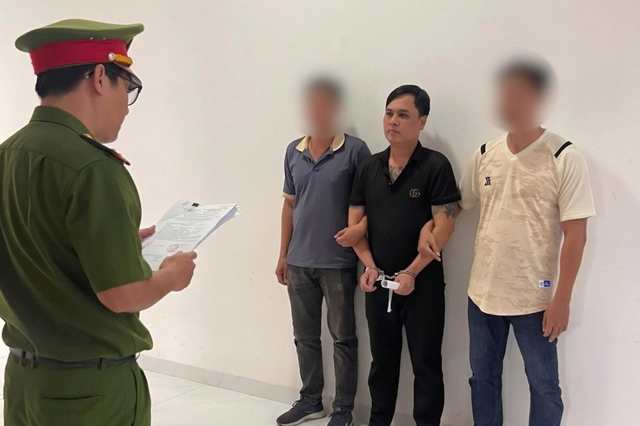 Triệt phá đường dây mại dâm giao dịch 2-8 triệu đồng/lượt