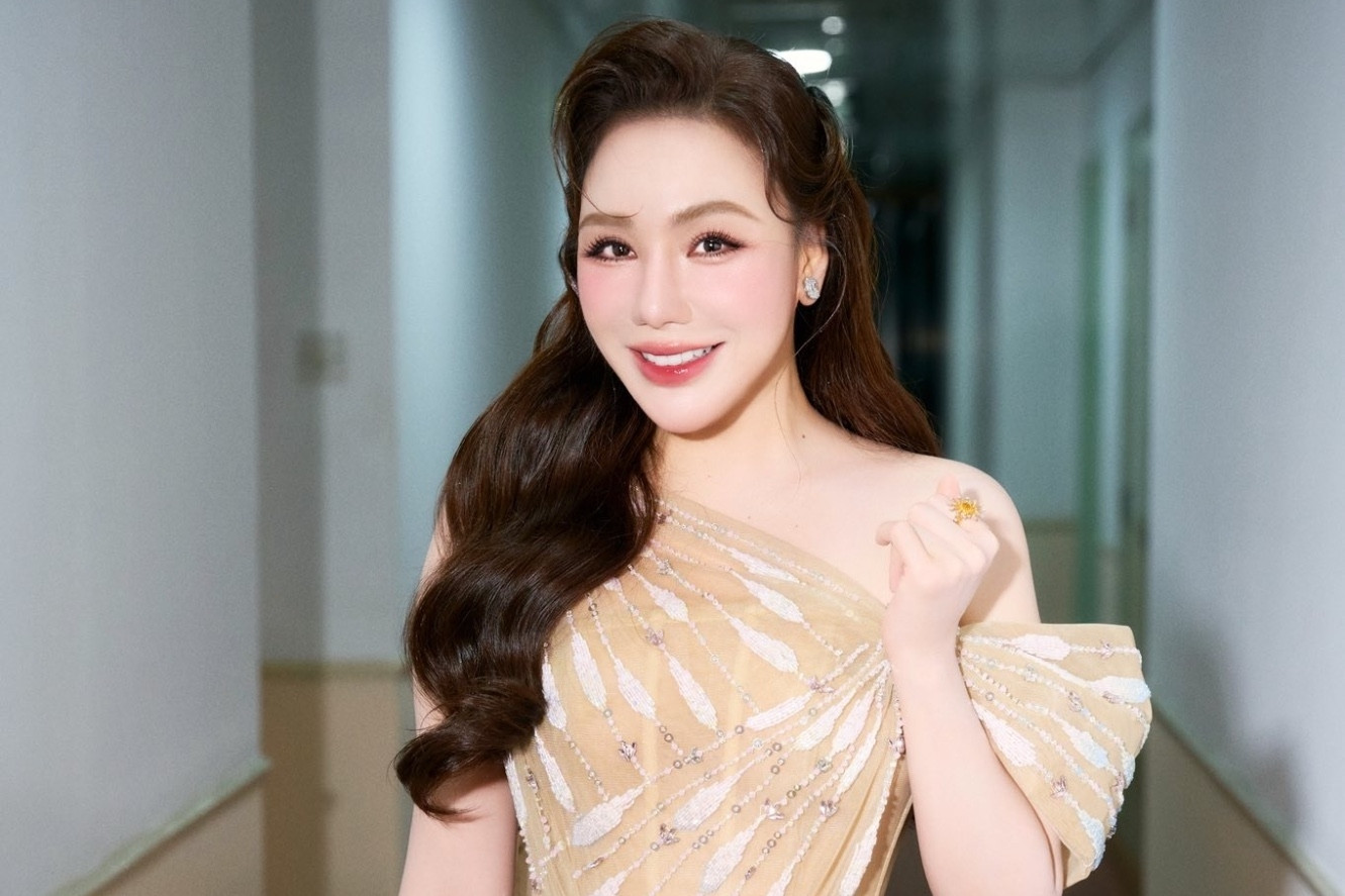 Nhạc sĩ Dương Cầm cam kết làm show hát thật 100%, mời Hồ Quỳnh Hương mở màn